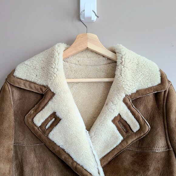 Vintage JJ sheepskin unisex coat/jacket with front pockets. Size M-L. - Picture 2 of 9